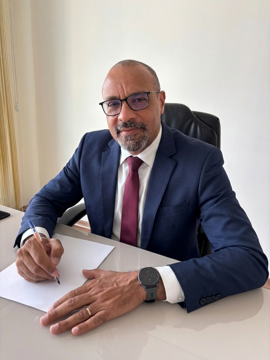 Dr. Roberto Batista - Advogado Trabalhista